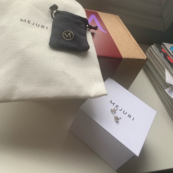 Sterling silver rainbow stud earrings from Bluboho - Picture 4 of 5